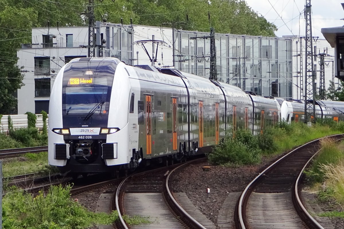 Abellio/RRX 462 026 treft am 8 Juni 2019 in Köln Süd ein.