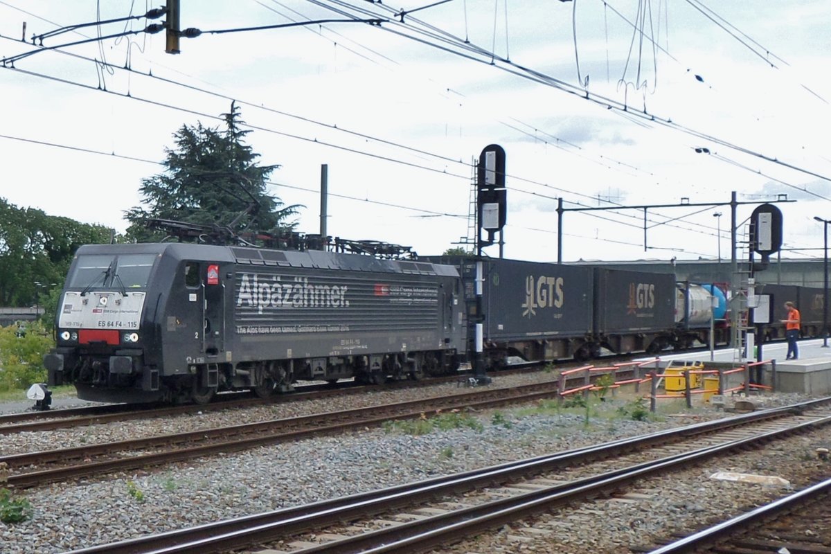 Alpazähmer 189 115 steht am 28 Juni 2016 in Tilburg.