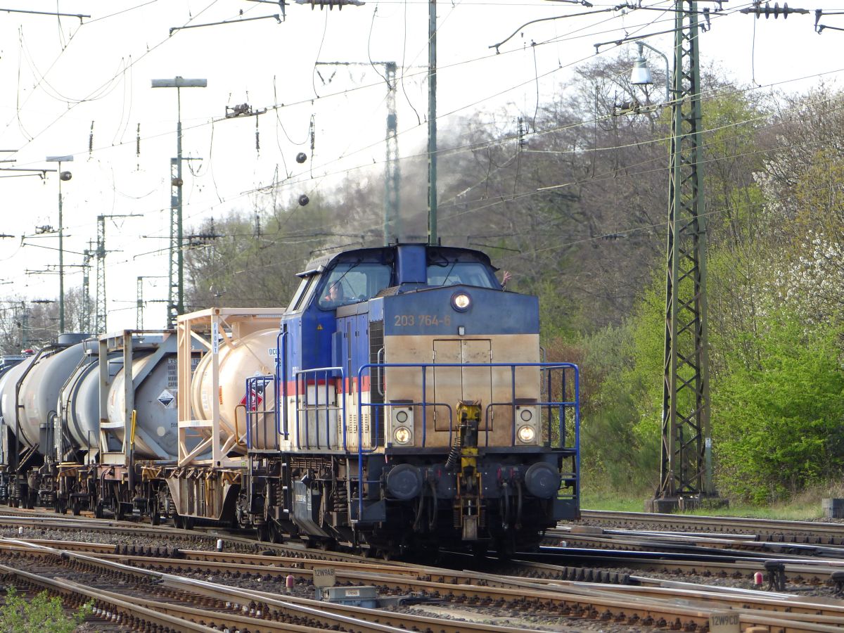 ALS (Alstom Lokomotiven Service GmbH) Diesellok 203 764-6 Rangierbahnhof K�ln Gremberg, Porzer Ringstra�e, K�ln 31-03-2017.

ALS (Alstom Lokomotiven Service GmbH) dieselloc 203 764-6 rangeerstation Keulen Gremberg, Porzer Ringstra�e, Keulen 31-03-2017.