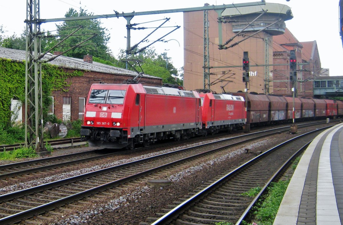 Am 1 Juni 2012 durchfahrt 185 367 Hamburg-Harburg in sdwrtser Richtung, ein Tag nach der Passage durch Celle. 