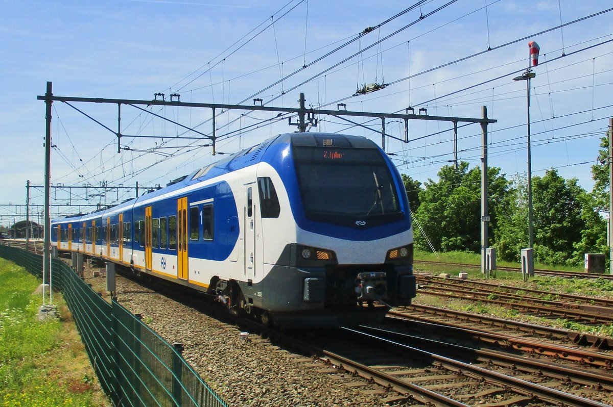 Am 15 Mai 2017 naht 2522 in Nijmegen der Waalbrücke.