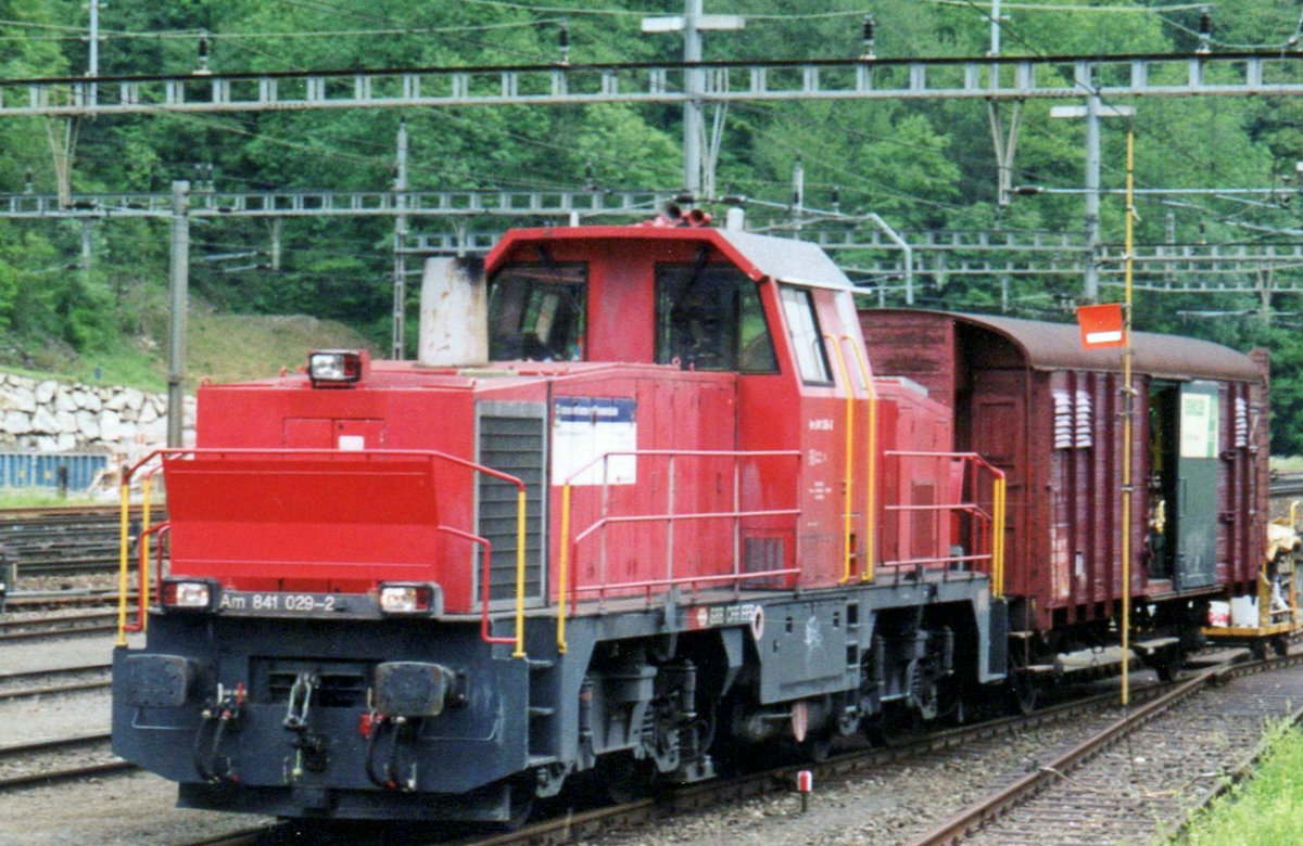 Am 15 September 2011 rangiert 841 029 bei Erstfeld.