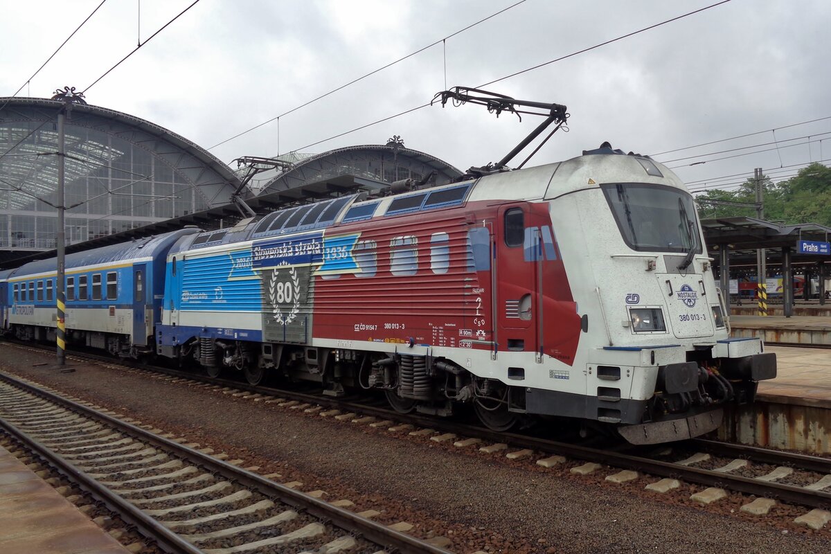 Am 16 Mai 2018 steht 380 013 in Praha hl.n. 