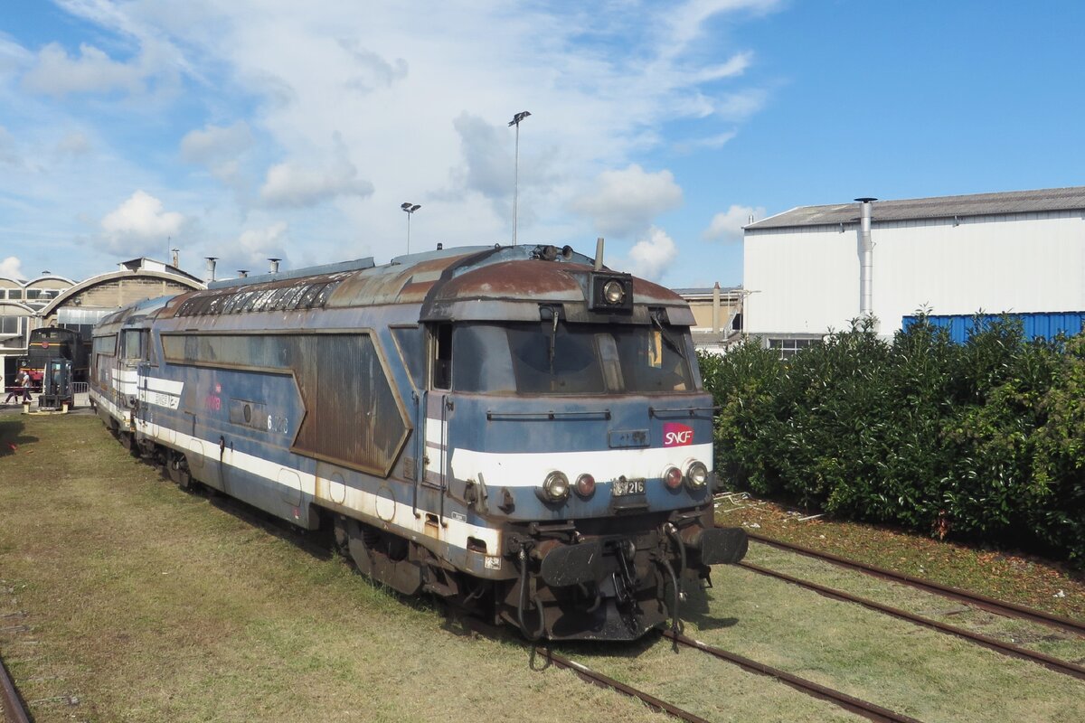 Am 18 September 2021 war es Offener Wochenend e bei das Technicentre Nevers, wo 67216  fotografiert wurde.