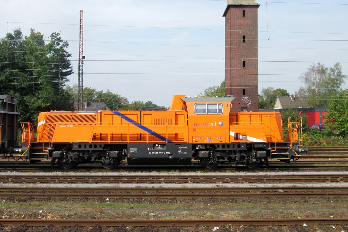 Am 19 September 2014 rangiert Northrail 1265 303 in Gladbeck West.