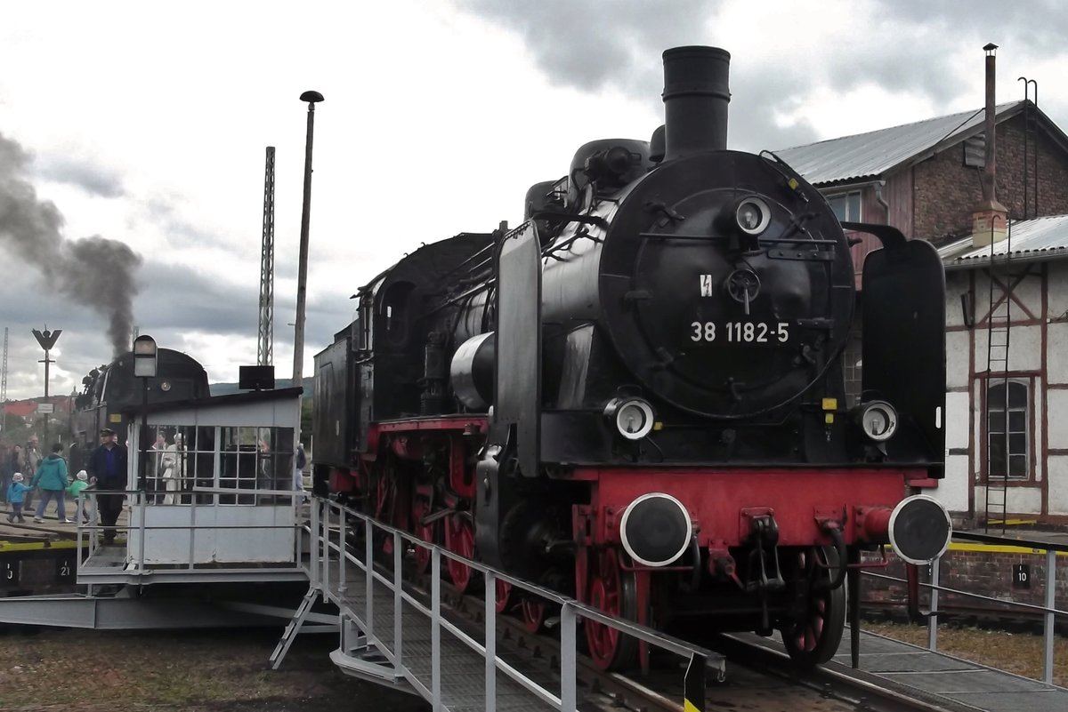 Am 19 September steht 38 1172 auf die Drehscheibe ins Bw Arnstadt.