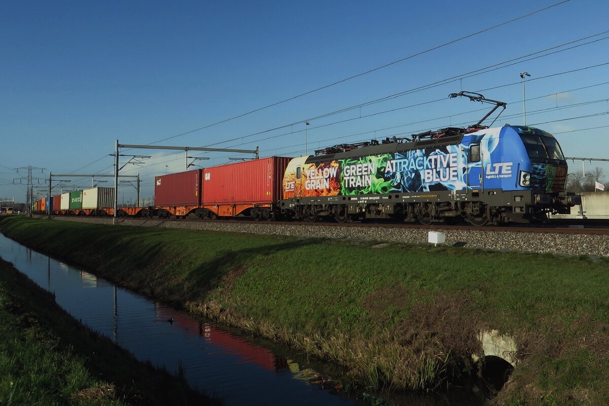 Am 25 November 2022 �berrascht LTE 193 280 der Fotograf bei Valburg und n�r ein Notsch�ss k�nnte das Resultat werden...