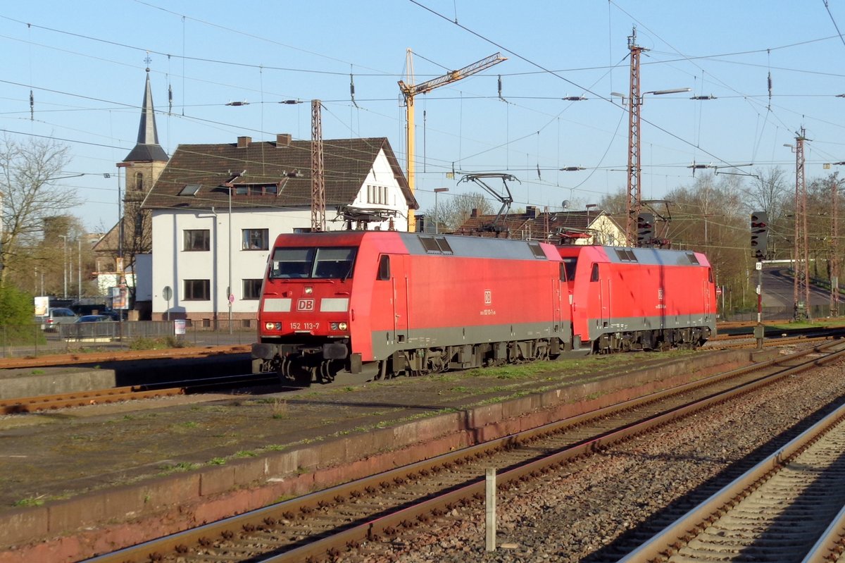 Am 27 April 2018 treft 152 113 mit eine Kollegin in Dillingen (Saar) ein.