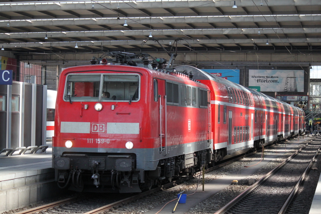 am 28.08.2014 traf ich auf die 111 159-0 im Hbf Mnchen.