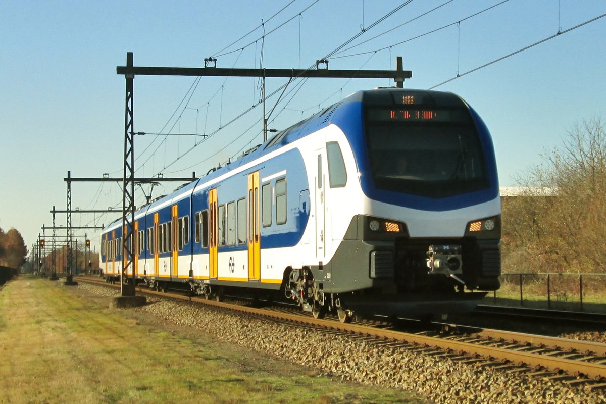 Am 29 November 2016 passiert NS 2512 während ein Testfahrt Alverna.