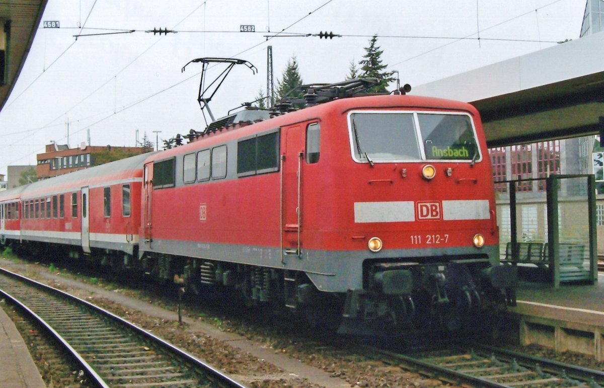 Am 3 Mai 2012 steht 111 212 in NÜrnberg Hbf. 