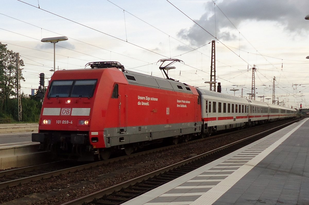 Am 8 September 2015 steht 101 059 in Celle. 