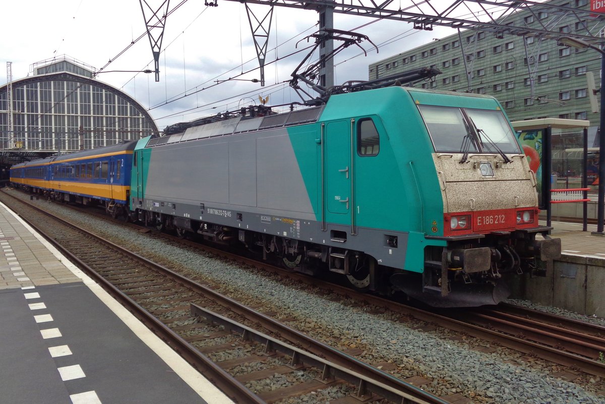 Am 9 Juli 2018 steht 186 212 in Amsterdam Centraal.