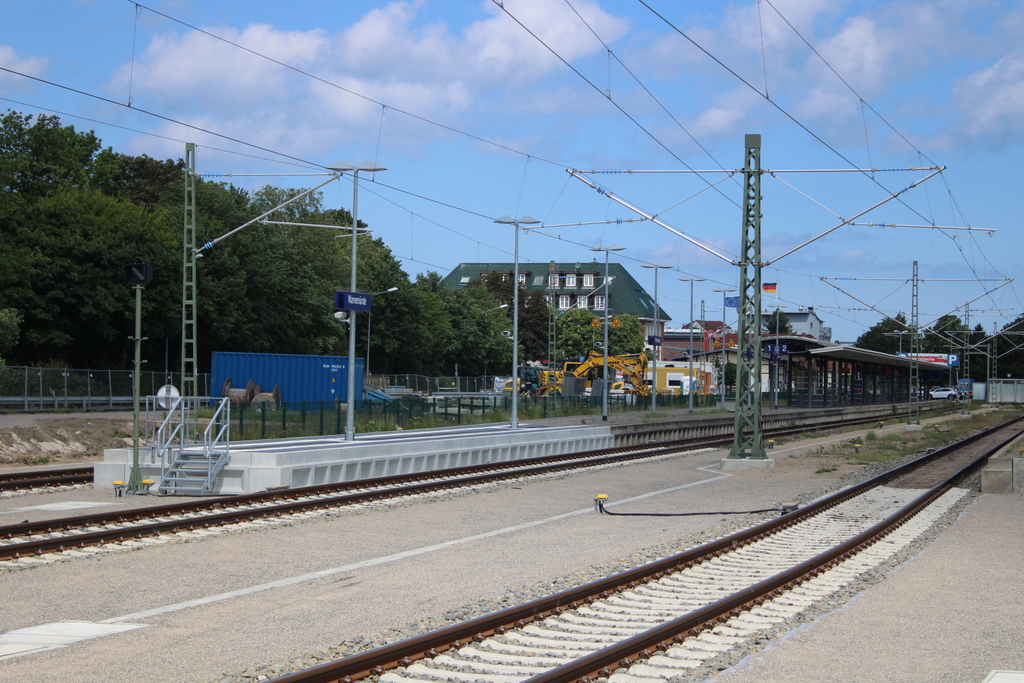 Am Ende vom Bahnsteig 1/2 wurde der Bahnsteig in Warnemnde ein Stck neu gemacht.14.06.2020