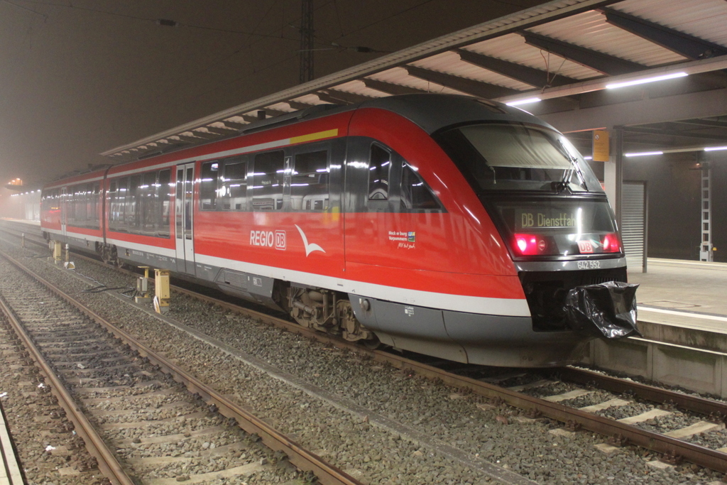 Am fr�hen Morgen des 03.02.2017 stand 642 552 als DB-Dienstfahrt von Rostock Hbf nach Tessin im Rostocker Hbf.