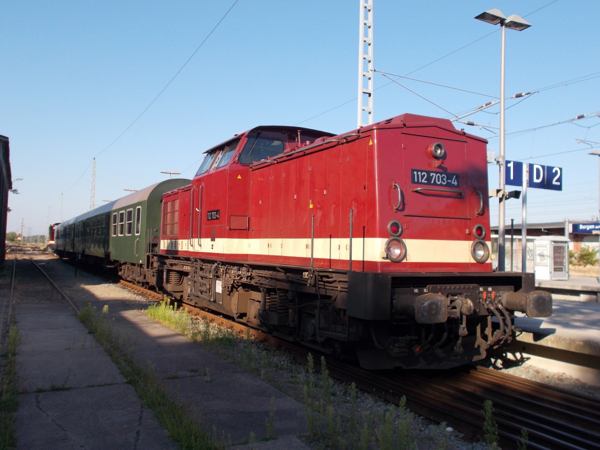 Am Morgen vom 22.August 2015 war PRESS 112 703-4 ab Bergen/Rügen Schlußlok am planmäßigen RE nach Lauterbach Mole.Zuglok war die 112 565-7.