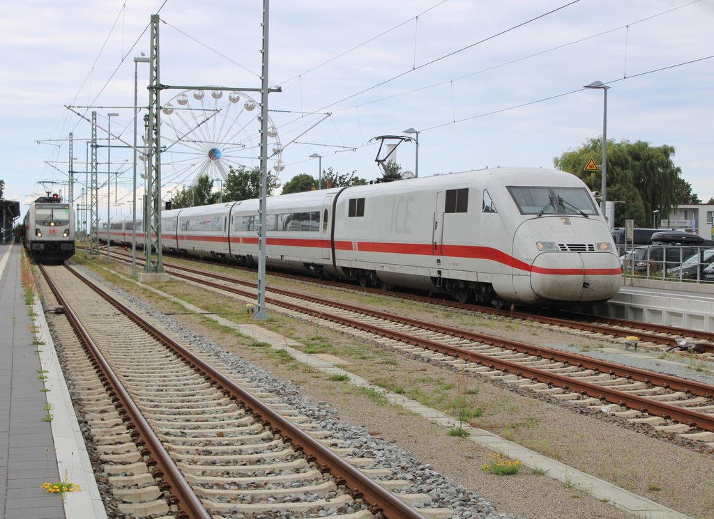 Am Nachmittag des 27.07.2024 waren 402 028 und 147 577 zu Gast in Warnemünde