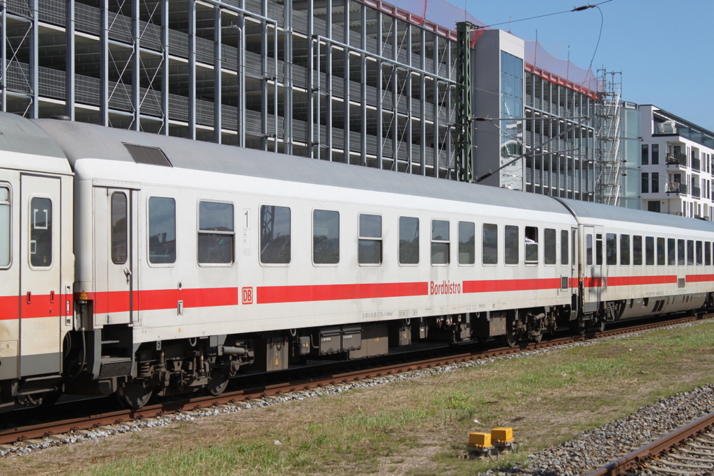 ARkimmbz 288.5 im IC 2301(Warnemnde-Leipzig)am 06.08.2017 in Warnemnde Werft.