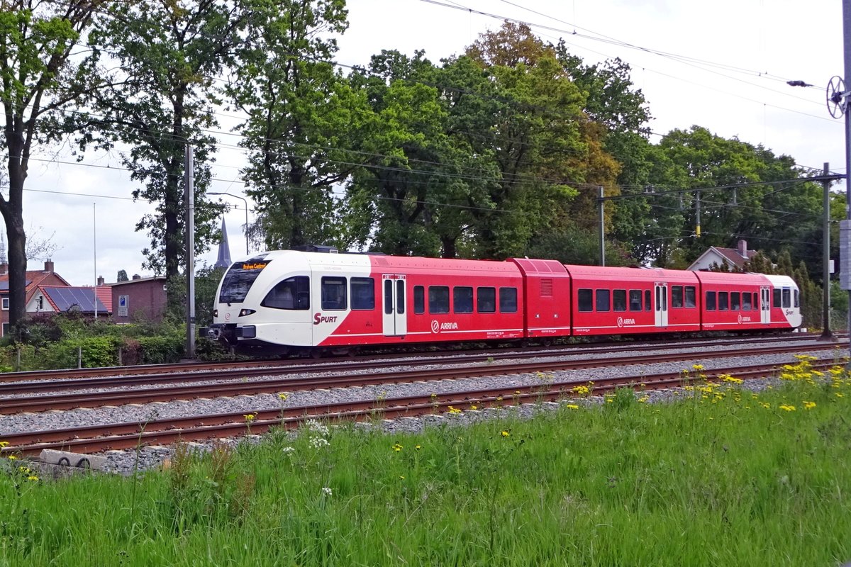 Arriva 367 verlässt Zevenaar am 10 Mai 2019.