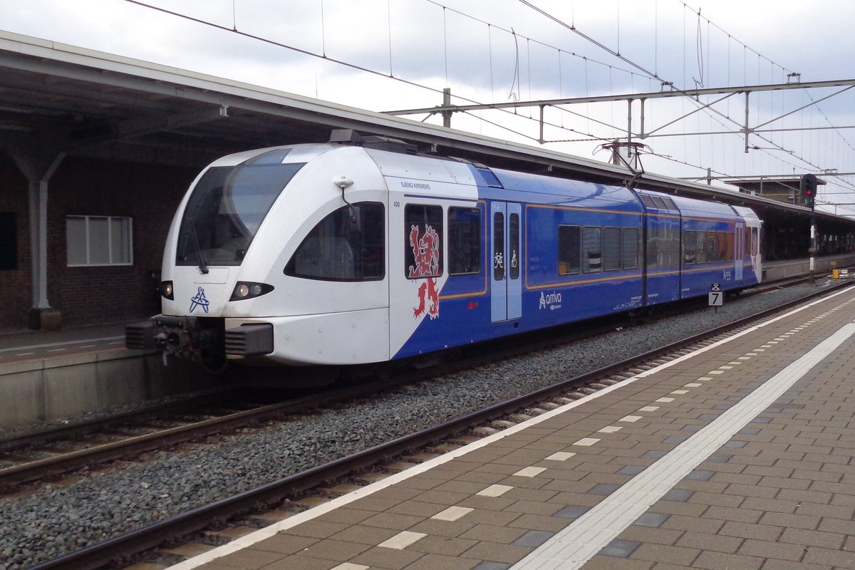 Arriva 430 verlässt Sittard am 13 April 2019.