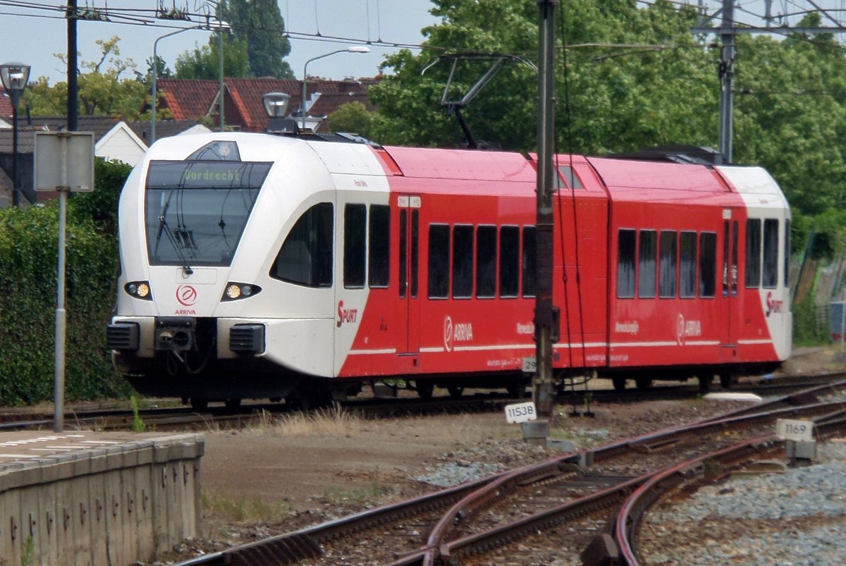 Arriva 504 treft am 9 Juli 2016 in Dordrecht ein.