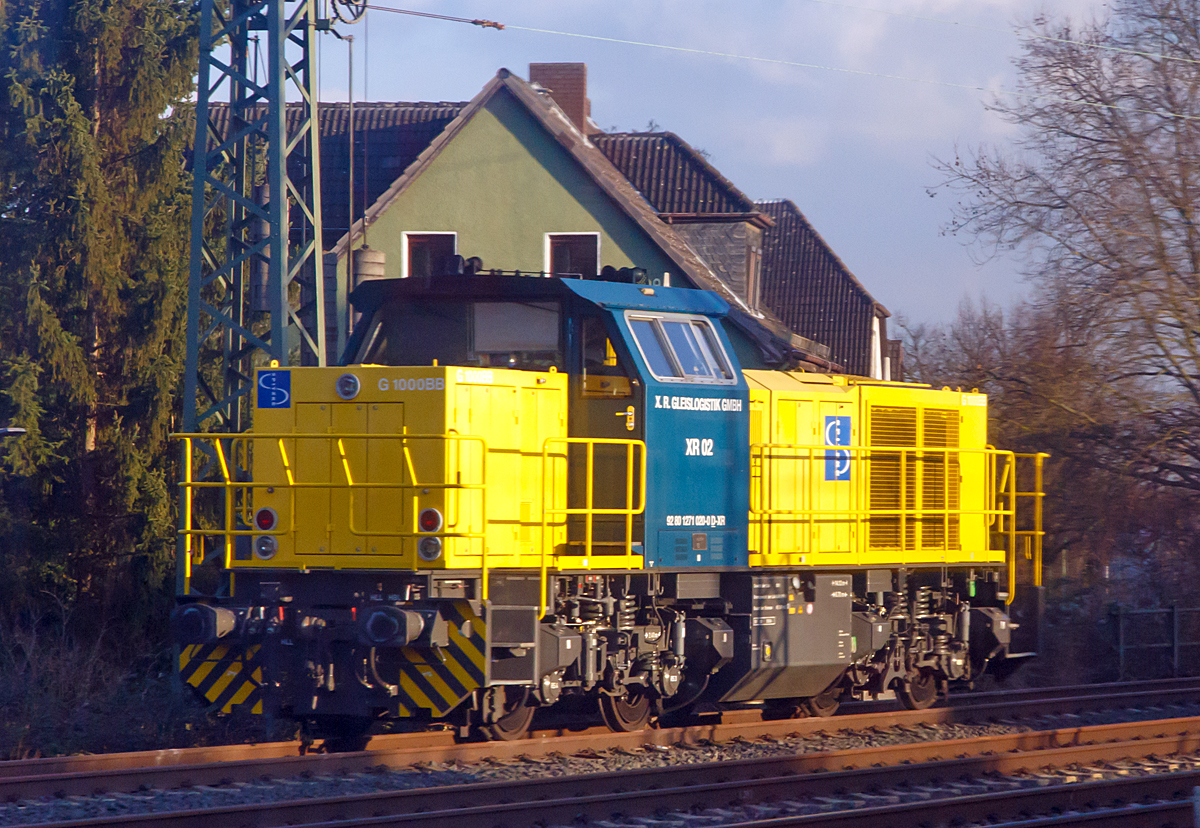 
Aus dem Zug heraus konnte ich am 28.02.2015 in GFriedberg (Hess.) die XR 02 (92 80 1271 020-0 D-XR) der SPITZKE RIEBEL GLEISLOGISTIK GmbH aus Buchloe (ex Vossloh Locomotives 500 1566) fotografieren.

Die MaK G 1000 BB wurde 2005 von Vossloh unter der Fabriknummer 5001566 gebaut.
