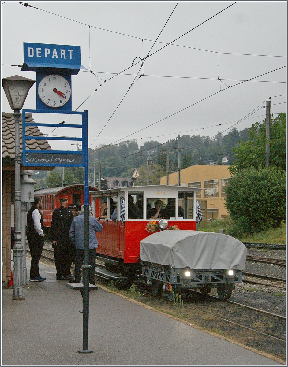 Autour de la voie ferrée / Rund um die eiserne Bahn (Herbstevent 2024) - Wieder in Blonay wartet die Dm 2/2 N° 3 hat mit ihrem Beiwagen  als  Biniou Express  auf eine weitere Fahrt nach Chantemerle (und zurück) 

8. Sept. 2024