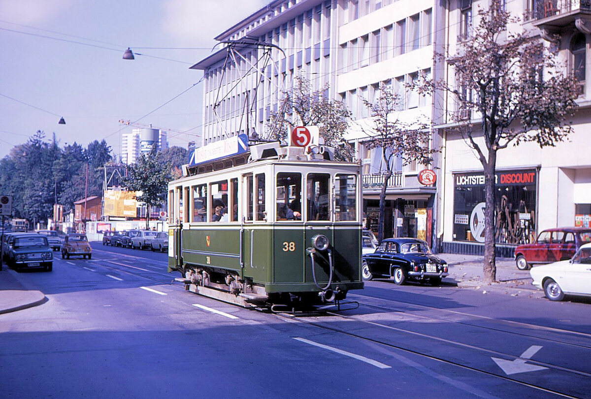 Berner Be 2/2 als Regelkurse am 28.September 1969: Wagen 38 in der Effingerstrasse. 