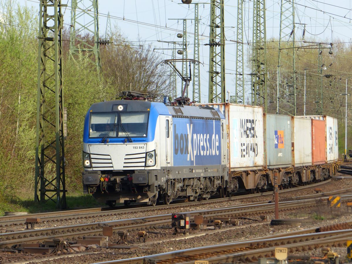 BoxXpress Lok 193 843 Rangierbahnhof K�ln Gremberg. Porzer Ringstra�e, K�ln 31-03-2017.

BoxXpress elektrische loc 193 843 rangeerstation Keulen Gremberg. Porzer Ringstra�e, Keulen 31-03-2017.
