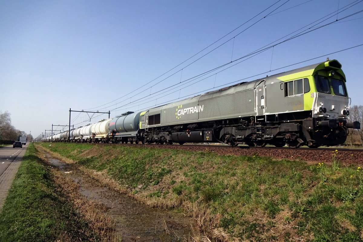 CapTrain 266 009 durchfahrt Boxtel am 31 März 2021.