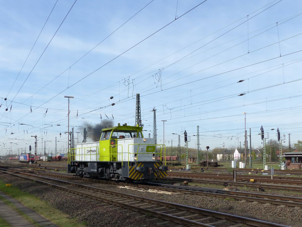 Captrain MaK G 1203 BB Diesellok 821 (273 004-8) G�terbahnhof Oberhausen West 31-03-2017.

Captrain MaK G 1203 BB dieselloc 821 (273 004-8) goederenstation Oberhausen West 31-03-2017.