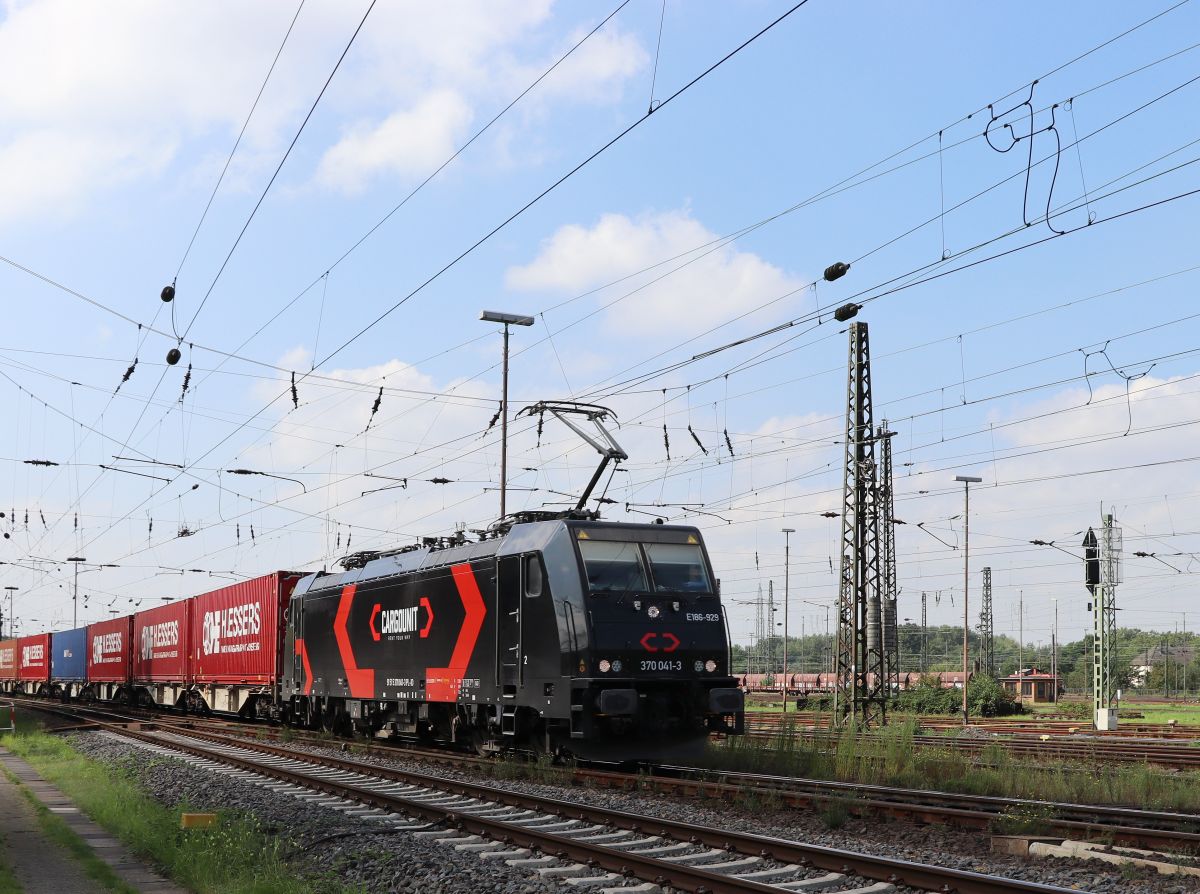 CargoUnit Lokomotive 370 041-3 G�terbahnhof Oberhausen West, Deutschland 02-09-2021.

CargoUnit locomotief 370 041-3 goederenstation Oberhausen West, Duitsland 02-09-2021.