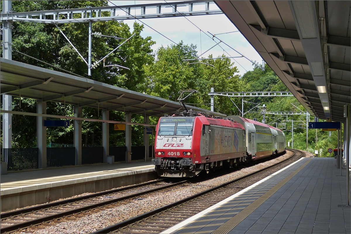 CFL 4018 fährt mit ihrem Zug, aus Richtung Dommeldingen kommend in den Bahnhof Pfaffenthal – Kirchberg ein. 28.07.2020