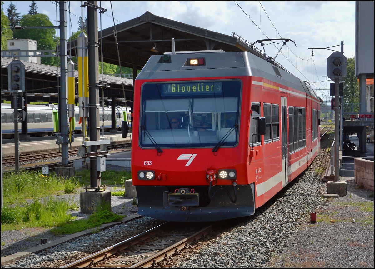 Chemins de fer de Jura (CJ). Triebwagen ABe 2/6 633 in La-Chaux-de-Fonds. Mai 2016.