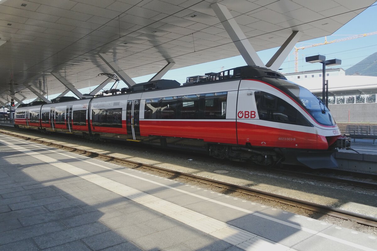 CityJet 4024 003 steht am 26 Juni 2022 in Salzburg Hbf. 