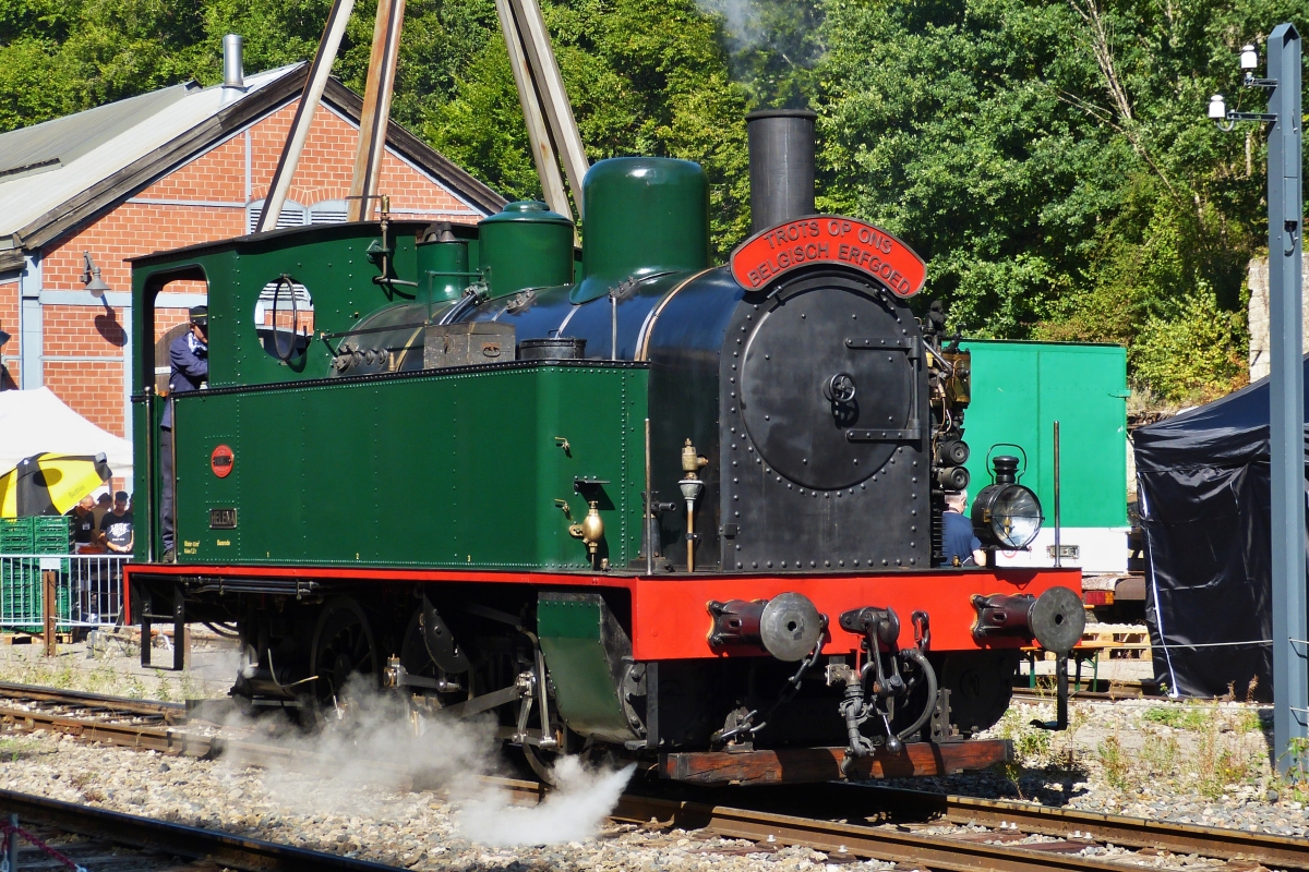 Dampffestival im Fond de Gras, Dampflokomotive 2069 Tubize, BJ 1927, Helena aus des Stoomtrein Dendermonde – Purs aus Belgien war zum Festival angereist, aufgenommen beim Umsetzen im Bahnhof Fond de Gras. 04.09.2022  