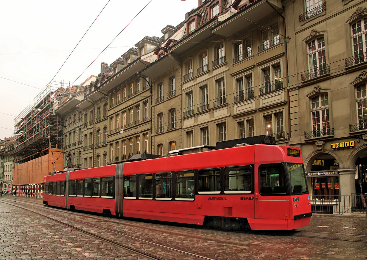 Das Ende naht - die Bernmobil Be4/8 von ACMV Vevey aus dem Jahr 1990: Wagen 742 auf der Linie 7, leer und abgestellt in der Marktgasse. 1.Februar 2024 