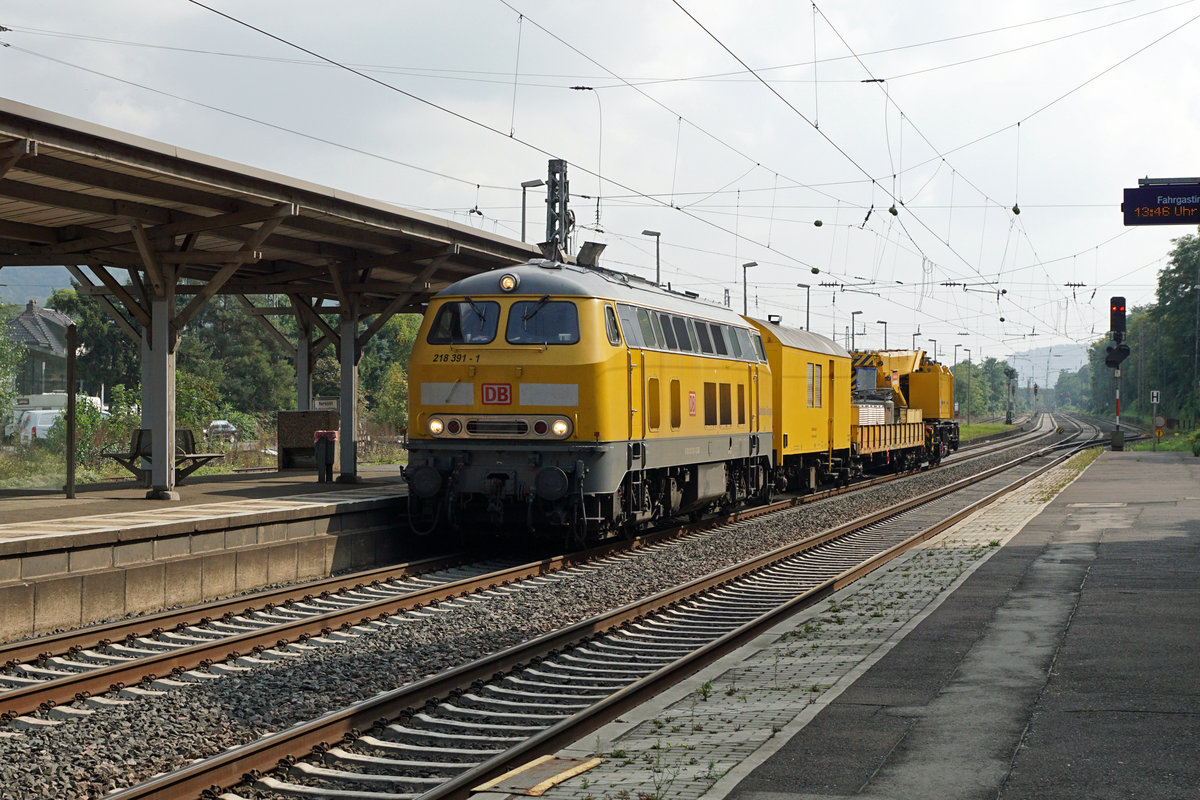 DB: Bahnalltag vom Bahnhof Brohl.
Am 23. September 2017 konnten beim Passieren des Bahnhofs Brohl innert kurzer Zeit mehrere Züge beobachtet werden.
Foto: Walter Ruetsch