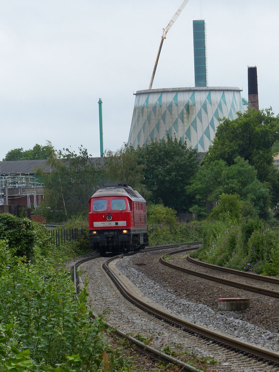 DB Cargo Diesellok 232 230-3 Dachsstrasse, Angerhausen Wannheim, Duisburg 09-07-2020.

DB Cargo dieselloc 232 230-3 Dachsstrasse, Angerhausen Wannheim, Duisburg 09-07-2020.