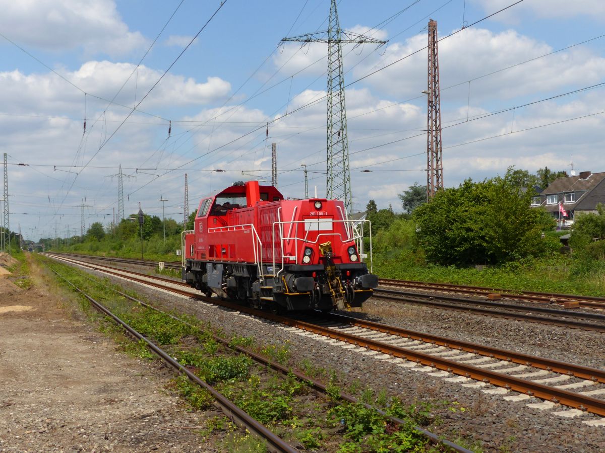 DB Cargo Diesellok 261 105-1 Lintorf 13-07-2017.

DB Cargo dieselloc 261 105-1 Lintorf 13-07-2017.