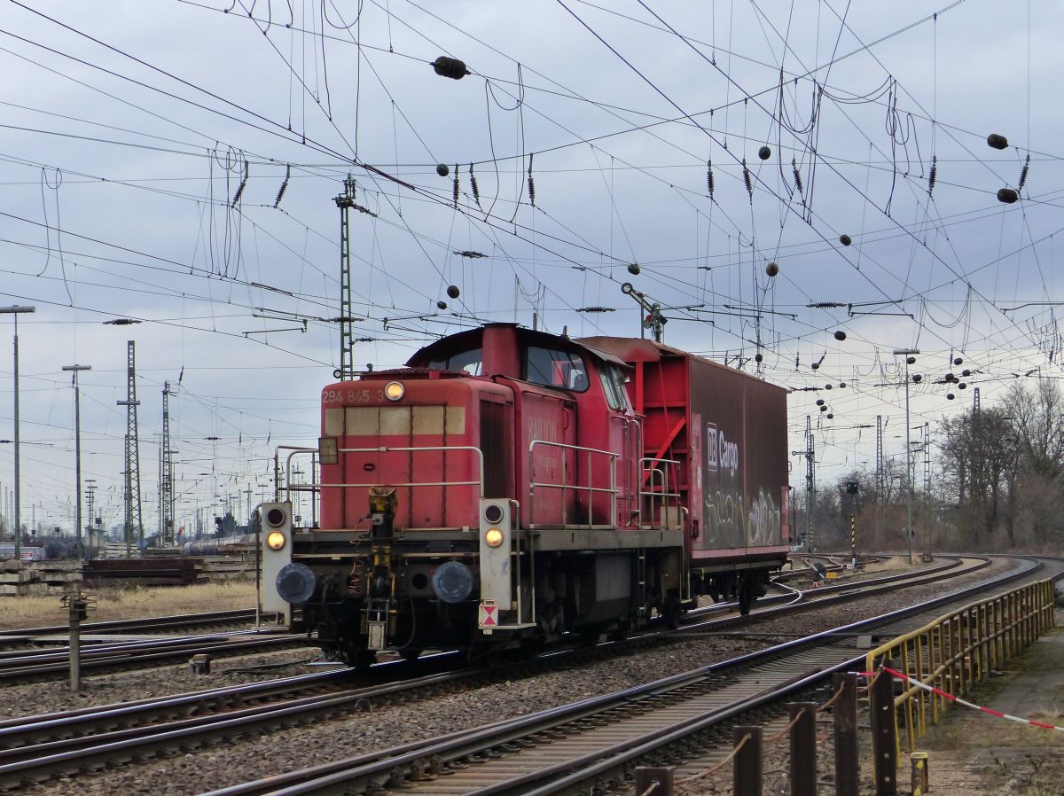 DB Cargo Diesellok 294 845-3 Rangierbahnhof K�ln-Kalk Nord 08-03-2018.

DB Cargo dieselloc 294 845-3 rangeerstation K�ln-Kalk Nord 08-03-2018.