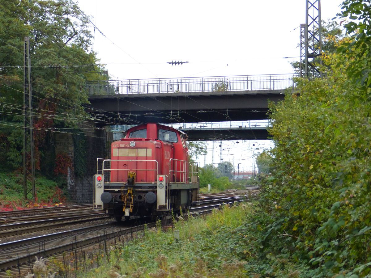 DB Cargo Diesellok 294 881-8 Hoffmannstrasse, Oberhausen 13-10-2017.

DB Cargo dieselloc 294 881-8 Hoffmannstrasse, Oberhausen 13-10-2017.