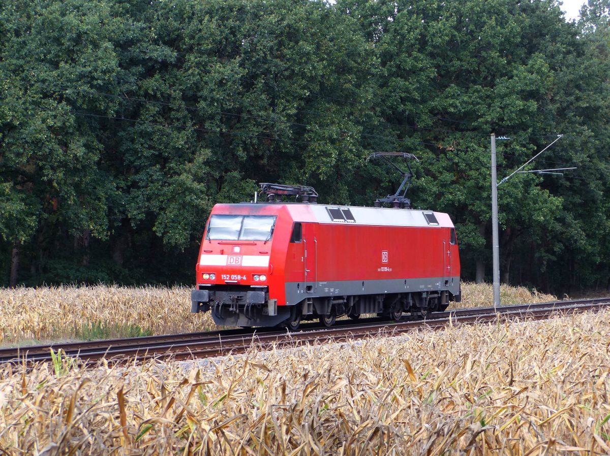 DB Cargo loc 152 058-4 Bernte, Emsb�ren 13-09-2018.

DB Cargo Lok 152 058-4 Bernte, Emsb�ren 13-09-2018.