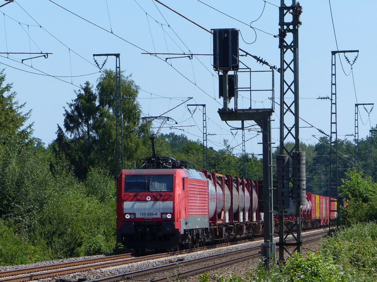 DB Cargo Locomotive 189 028-4 Devesstra�e, Salzbergen 23-07-2019.

DB Cargo locomotief 189 028-4 Devesstrasse, Salzbergen 23-07-2019.