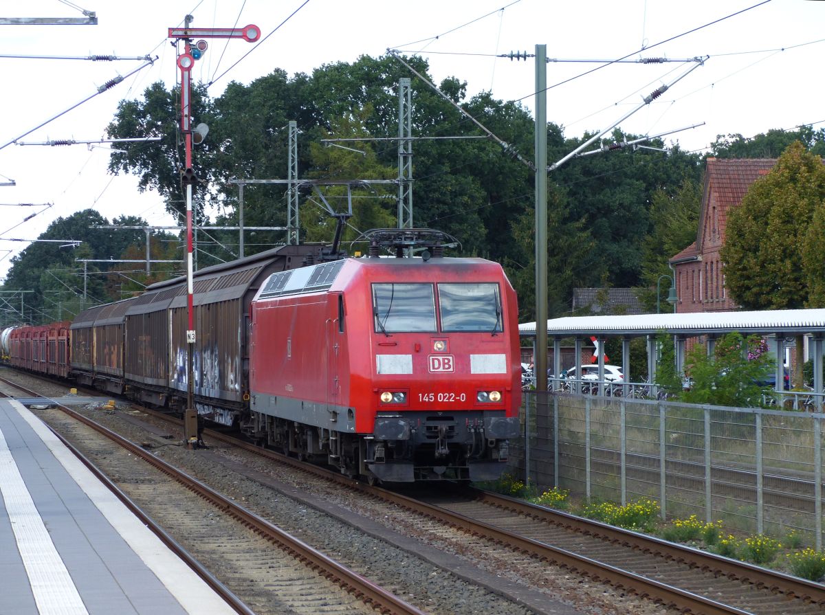 DB Cargo Lok 145 022-0 Gleis 2 Bahnhof Leschede bei Emsb�ren 13-09-2018.

DB Cargo loc 145 022-0 spoor 2 station Leschede bij Emsb�ren 13-09-2018.