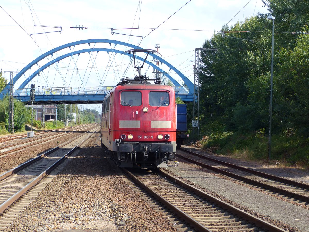 DB Cargo Lok 151 061-9 Salzbergen 17-08-2018.

DB Cargo loc 151 061-9 Salzbergen 17-08-2018.