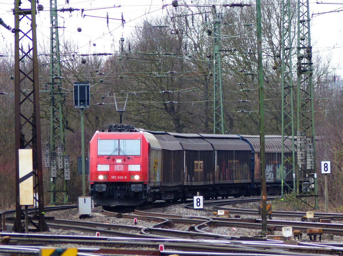 DB Cargo Lok 185 349-8 Rangierbahnhof K�ln Gremberg 08-03-2018.

DB Cargo loc 185 349-8 rangeerstation Keulen Gremberg 08-03-2018.