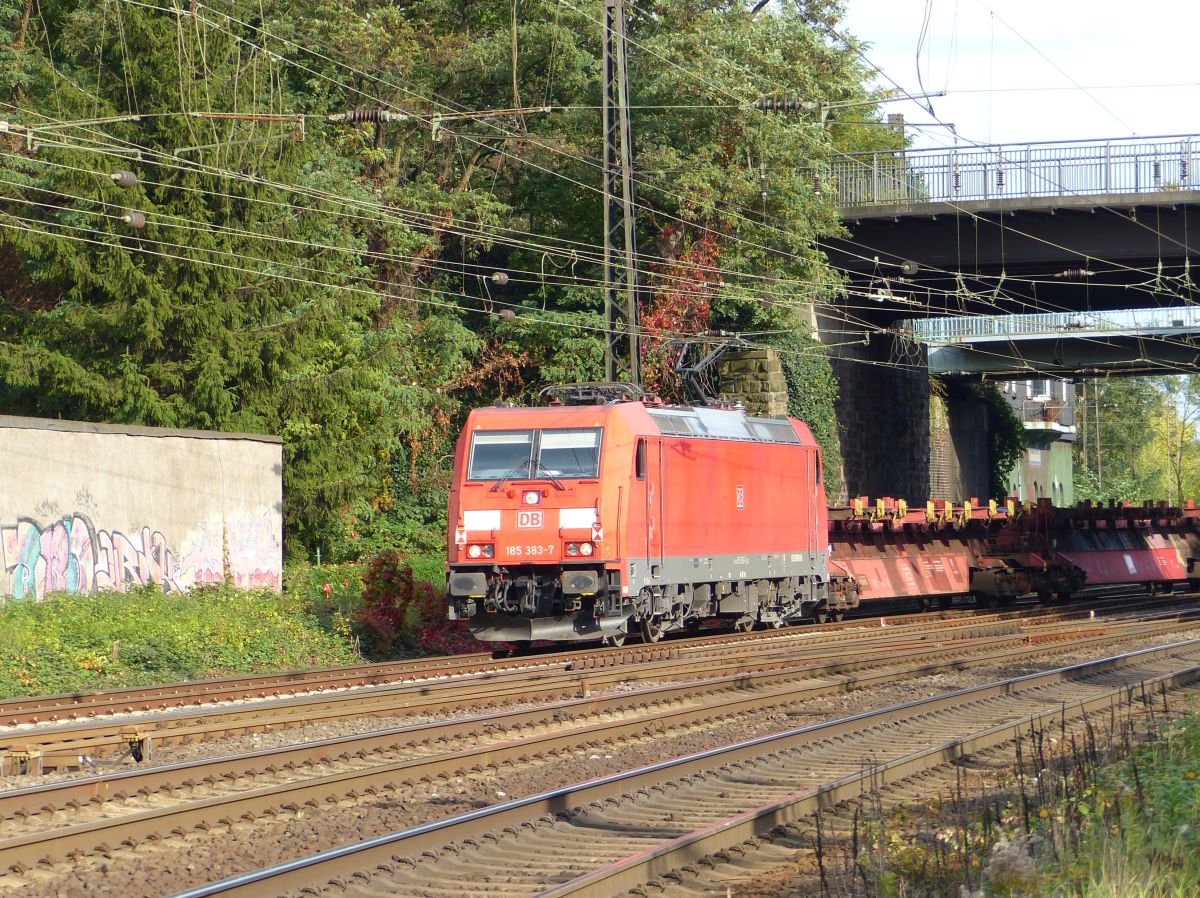 DB Cargo Lok 185 383-7 Hoffmannstrasse, Oberhausen 13-10-2017.

DB Cargo loc 185 383-7 Hoffmannstrasse, Oberhausen 13-10-2017.