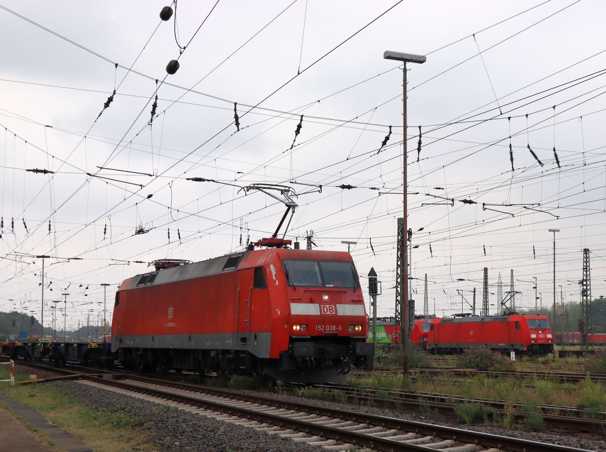 DB Cargo Lokomotive 152 038-6 G�terbahnhof Oberhausen West 18-08-2022.

DB Cargo locomotief 152 038-6 goederenstation Oberhausen West 18-08-2022.