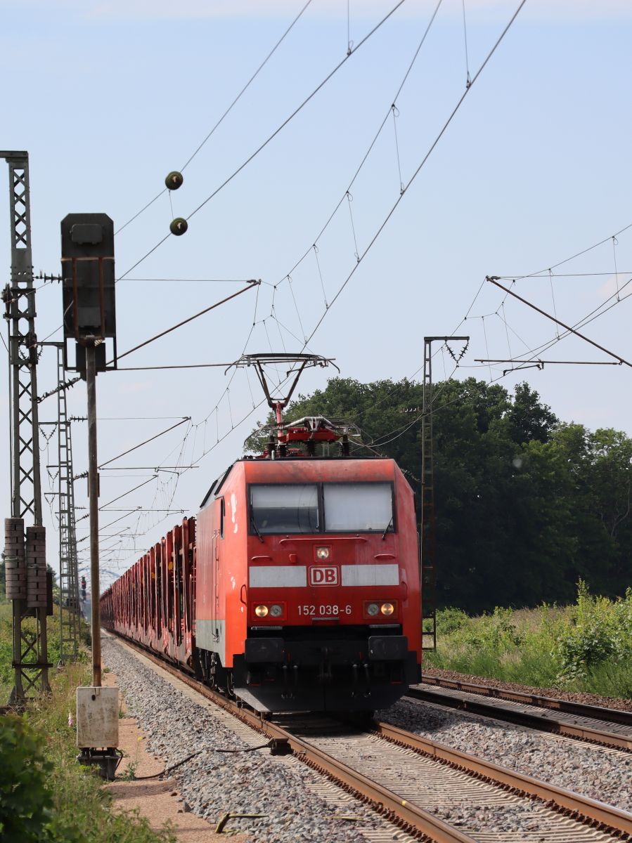 DB Cargo Lokomotive 152 038-6 Devesstra�e, Salzbergen 03-06-2022.

DB Cargo locomotief 152 038-6 Devesstra�e, Salzbergen 03-06-2022.